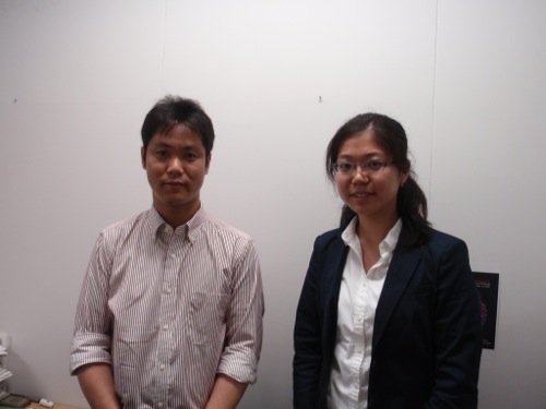 齋藤准教授（左）と筆者（左、University College Londonからインターンシップで帰国中の大学生だ）