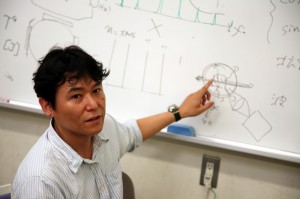 理工学部 物理科学科 是枝 聡肇 准教授