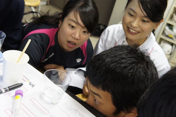 【実施報告】141108京都朝鮮中高級学校「色変わりしたアサガオの秘密に迫れ！」DNA鑑定実験教室