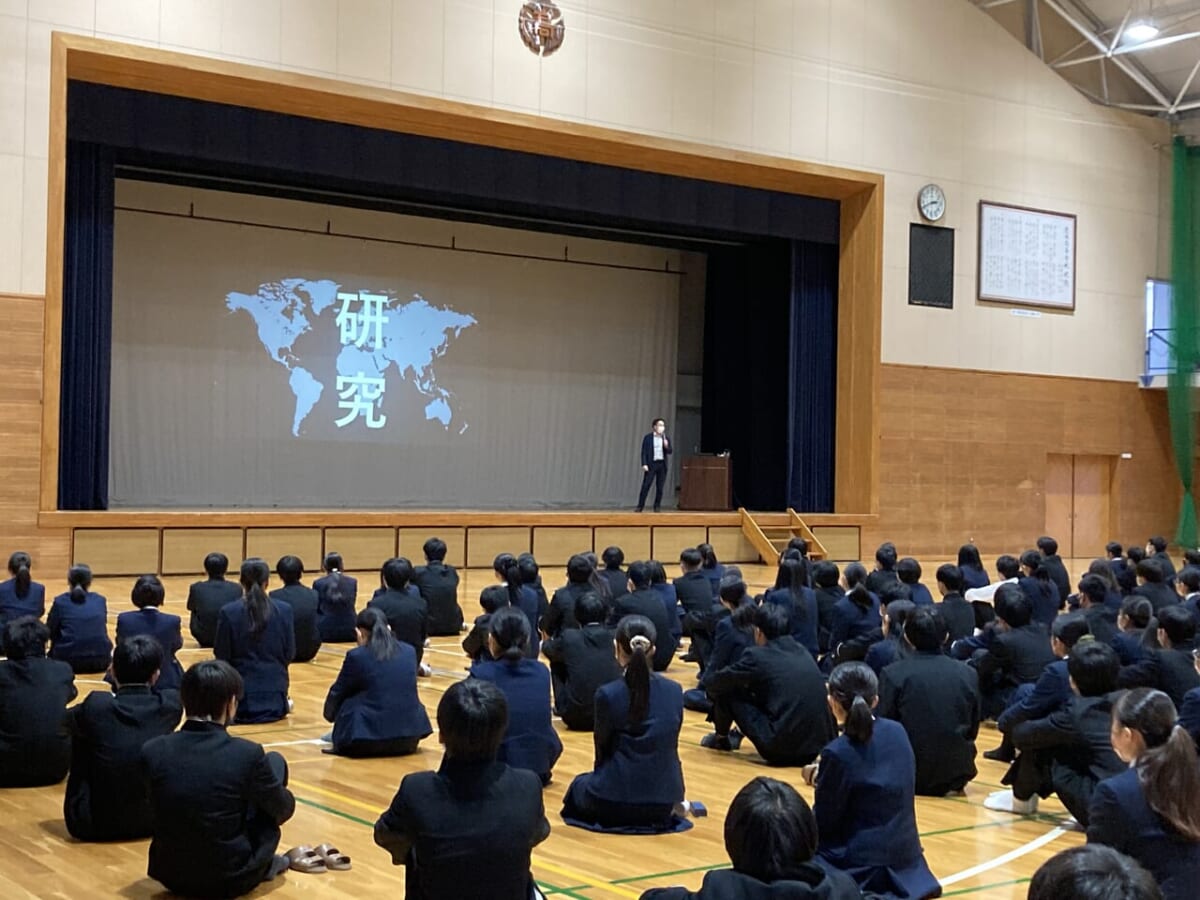 1/13（金）リバネス 代表取締役社長 CKO 井上浄が、熊本県立熊本高等学校で講演しました！