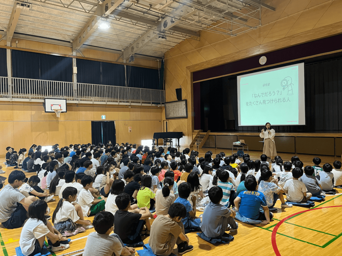 リバネスシンガポール代表徳江　稲城第四小学校の小学生600人にSDGsへの向き合い方を講演